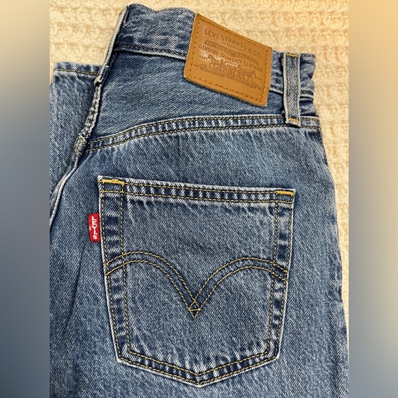 Levi’s premium HIGH LOOSE TAPER FIT WOMEN'S JEANS size 24 - Picture 9 of 11